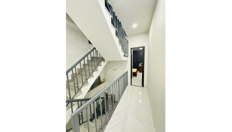 Bán Nhà 4 Tầng Mặt Tiền 235m2 QL13  Hiệp Bình Phước Thủ Đức cho thuê ~100tr.th chỉ hơn 20 tỷ Hiếm Có